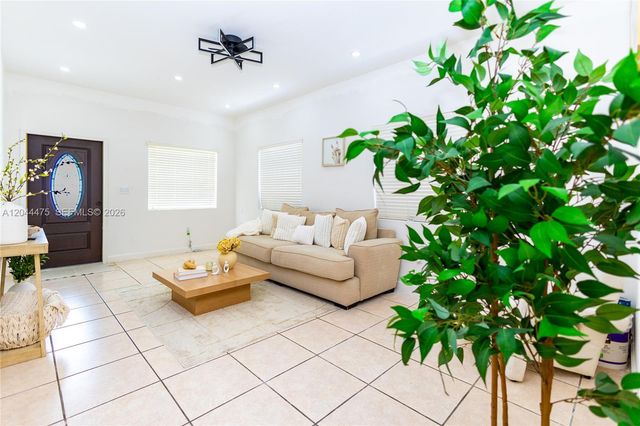 6939 SW 158th Ave, Miami, FL 33193