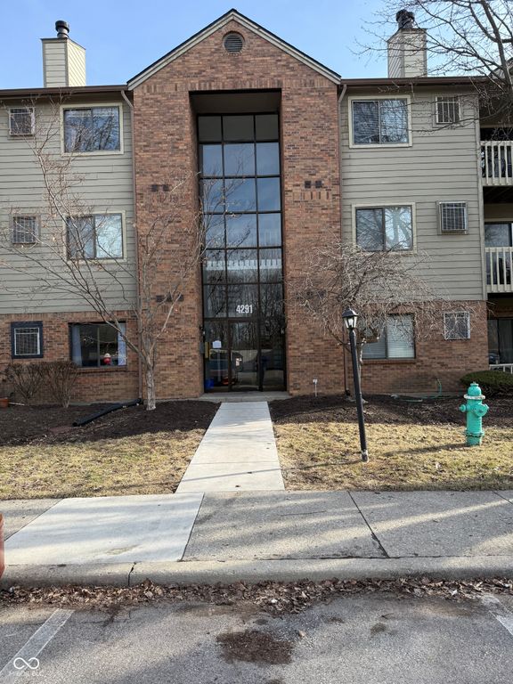 4291 Village Parkway Circle W 11, Indianapolis, IN 46254