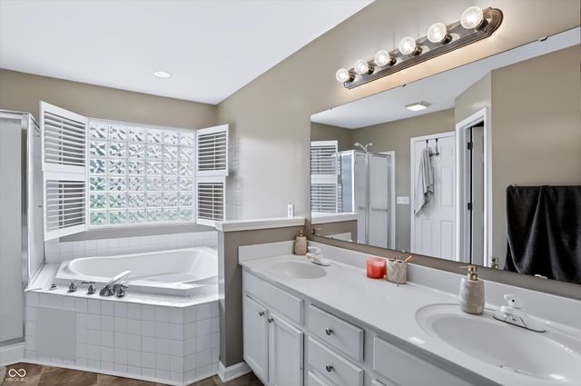 4317 W Summerhaven Drive, New Palestine, IN 46163