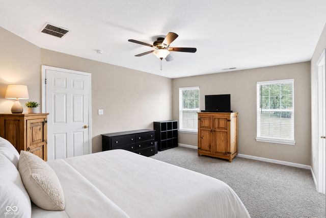 4317 W Summerhaven Drive, New Palestine, IN 46163
