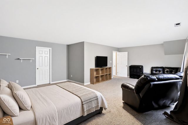 4317 W Summerhaven Drive, New Palestine, IN 46163