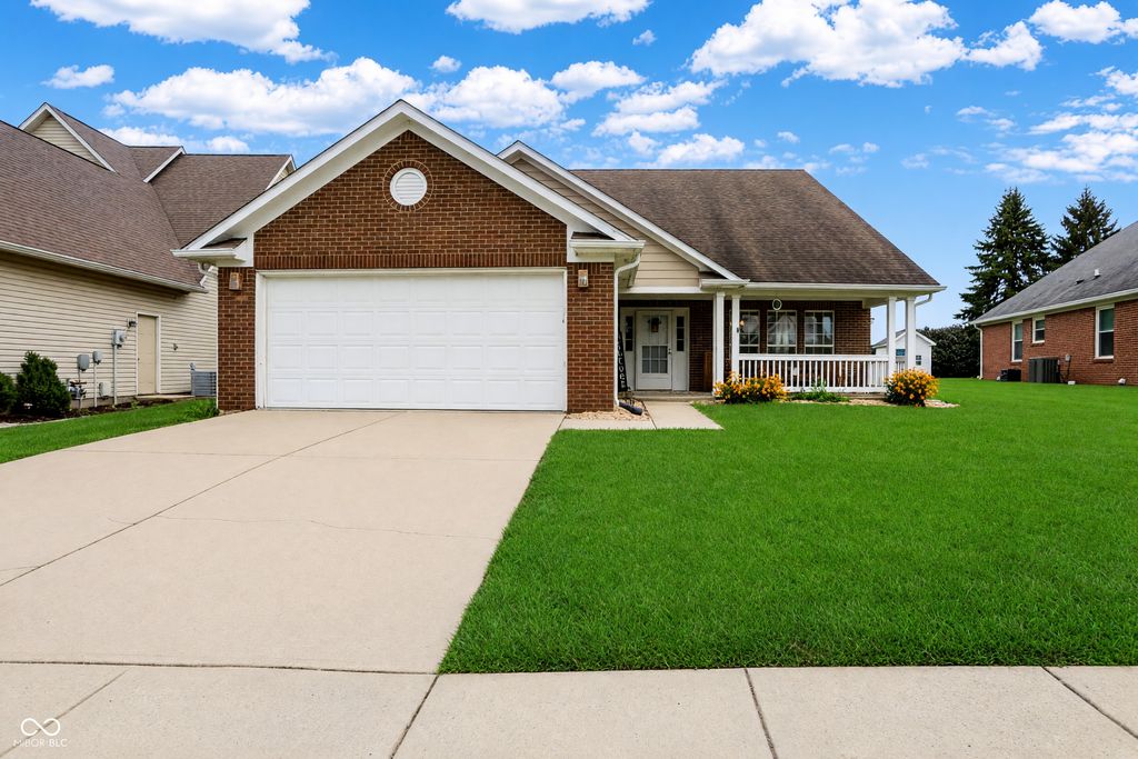 4317 W Summerhaven Drive, New Palestine, IN 46163