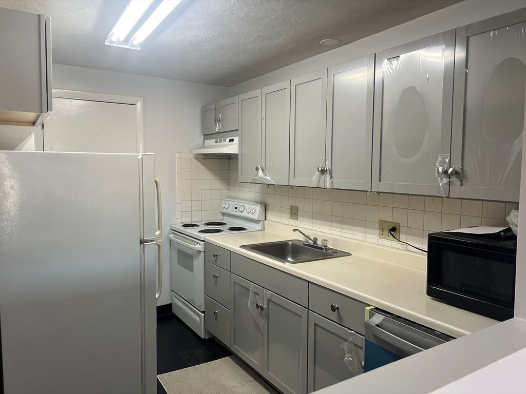100 Governors Park 18, Winthrop, MA 02152