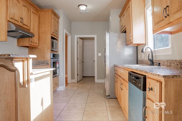 7888 Park Place Dr S, Mobile, AL 36609