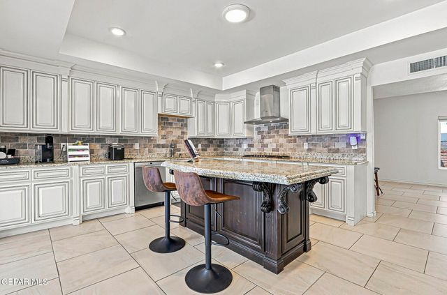6710 Westside Drive, El Paso, TX 79932