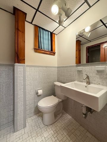 115 Grove St, Brookline, MA 02467