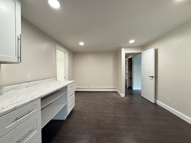 115 Grove St, Brookline, MA 02467