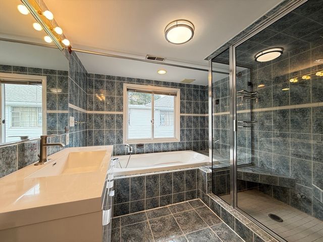 115 Grove St, Brookline, MA 02467