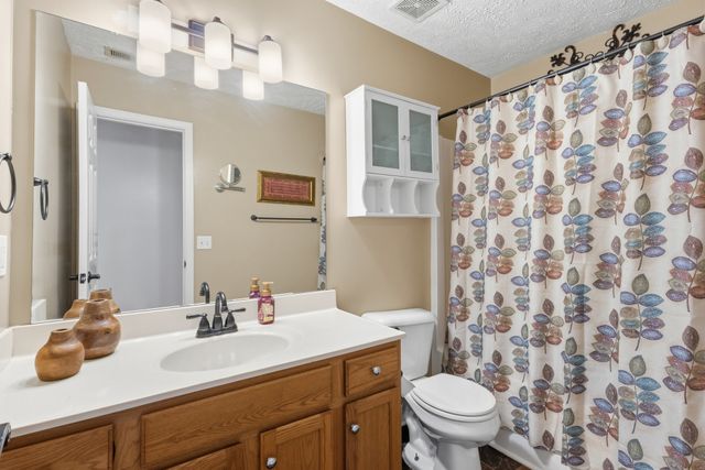 1013 Chelsea Dr, Goodlettsville, TN 37072