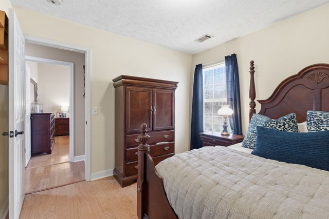 1013 Chelsea Dr, Goodlettsville, TN 37072