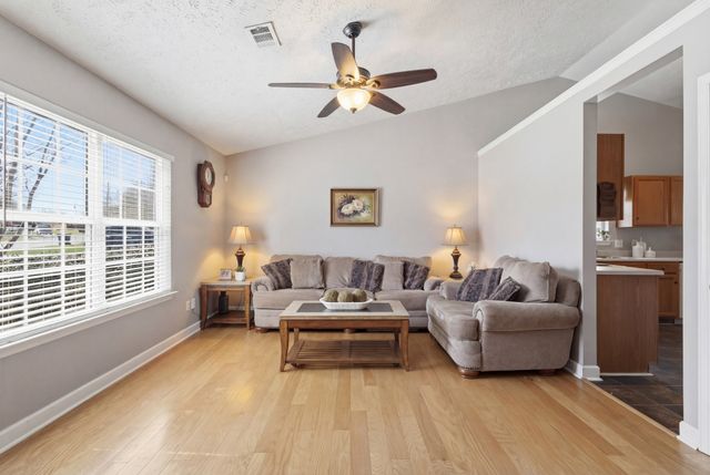 1013 Chelsea Dr, Goodlettsville, TN 37072