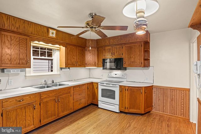 1833 SPRING ROAD, Carlisle, PA 17013