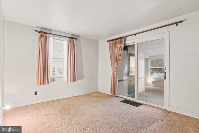 1833 SPRING ROAD, Carlisle, PA 17013