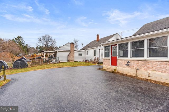 1833 SPRING ROAD, Carlisle, PA 17013