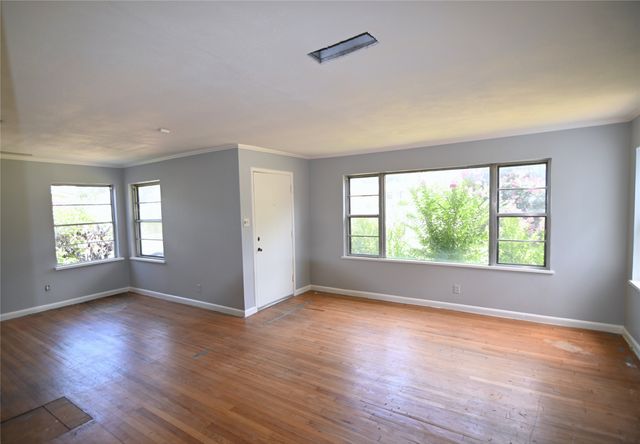 1916 Tierney Road, Fort Worth, TX 76112