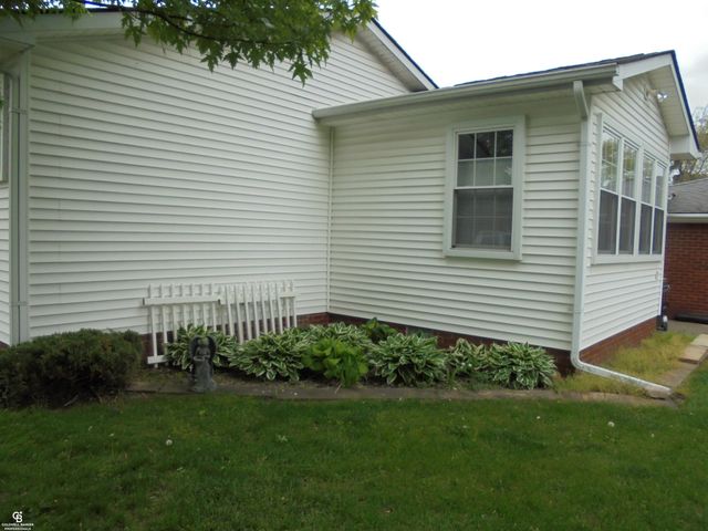 18138 22 Mile Road, Macomb Twp, MI 48044