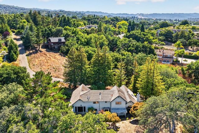 13204 Wright Way, Los Altos Hills, CA 94022