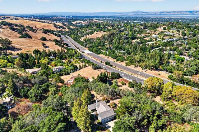 13204 Wright Way, Los Altos Hills, CA 94022