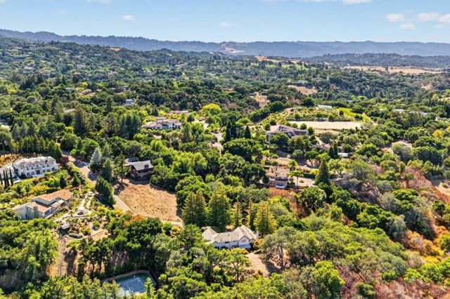 13204 Wright Way, Los Altos Hills, CA 94022