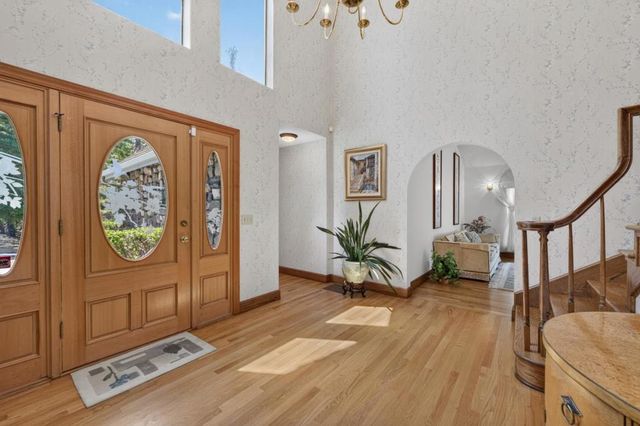 13204 Wright Way, Los Altos Hills, CA 94022
