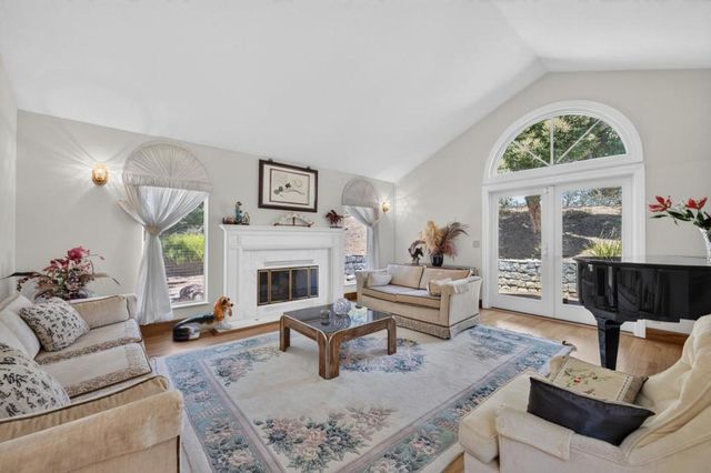 13204 Wright Way, Los Altos Hills, CA 94022