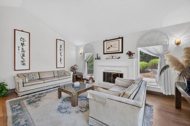 13204 Wright Way, Los Altos Hills, CA 94022