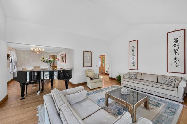 13204 Wright Way, Los Altos Hills, CA 94022