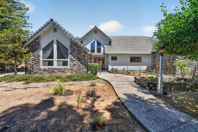 13204 Wright Way, Los Altos Hills, CA 94022