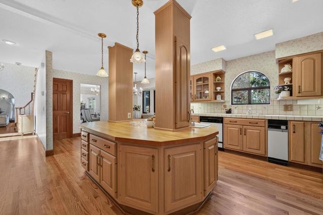 13204 Wright Way, Los Altos Hills, CA 94022