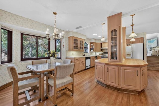 13204 Wright Way, Los Altos Hills, CA 94022