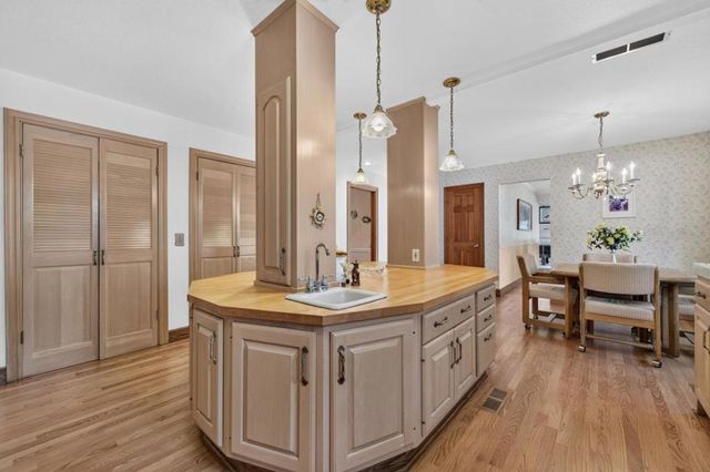 13204 Wright Way, Los Altos Hills, CA 94022