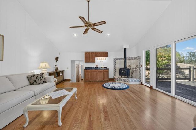 13204 Wright Way, Los Altos Hills, CA 94022