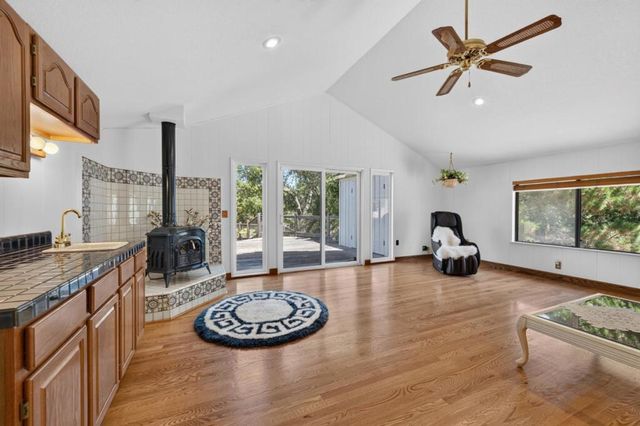 13204 Wright Way, Los Altos Hills, CA 94022