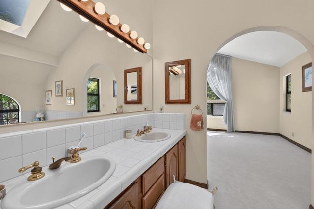 13204 Wright Way, Los Altos Hills, CA 94022