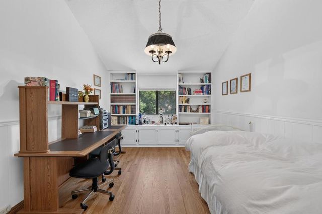 13204 Wright Way, Los Altos Hills, CA 94022