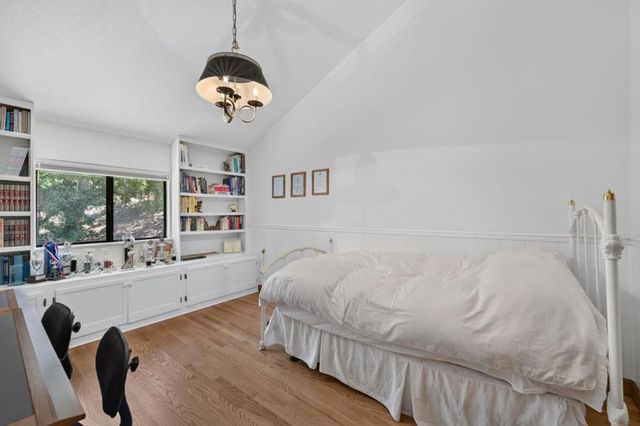 13204 Wright Way, Los Altos Hills, CA 94022