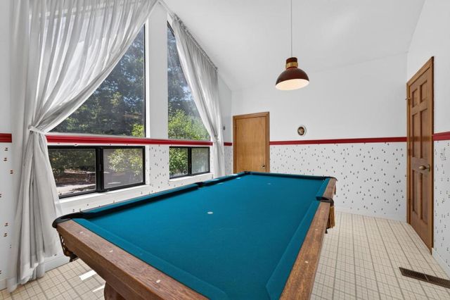 13204 Wright Way, Los Altos Hills, CA 94022