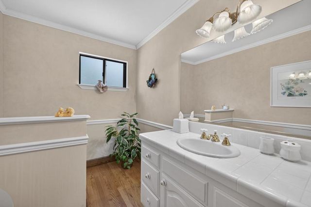 13204 Wright Way, Los Altos Hills, CA 94022