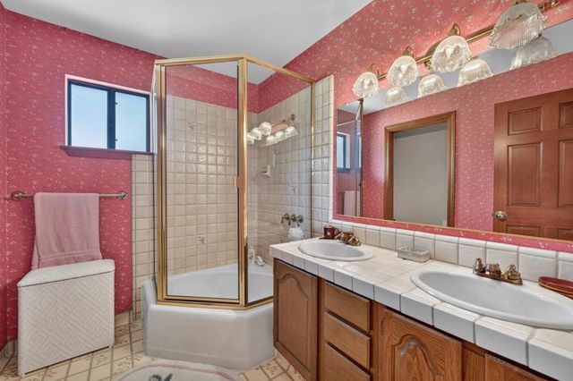 13204 Wright Way, Los Altos Hills, CA 94022