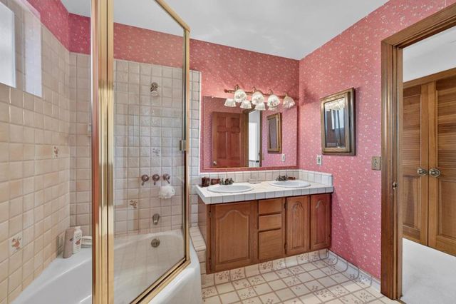 13204 Wright Way, Los Altos Hills, CA 94022