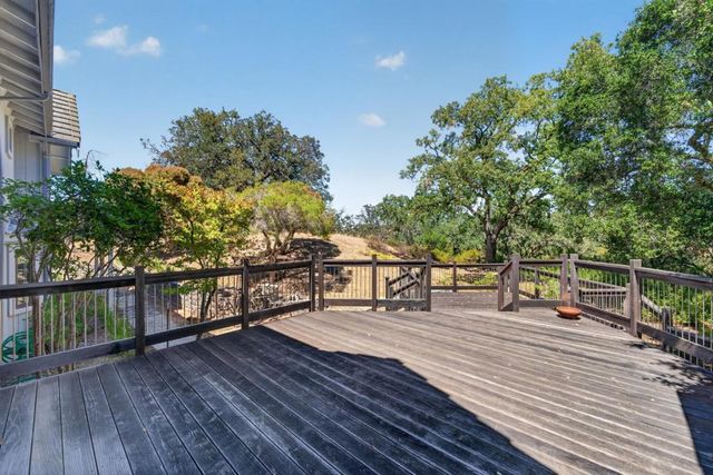 13204 Wright Way, Los Altos Hills, CA 94022