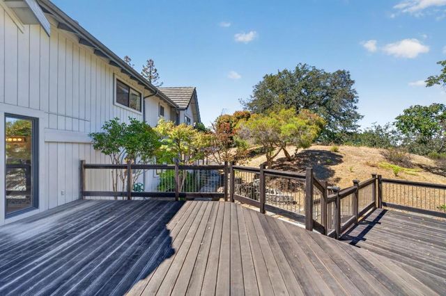 13204 Wright Way, Los Altos Hills, CA 94022