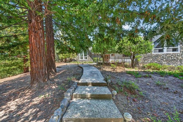 13204 Wright Way, Los Altos Hills, CA 94022