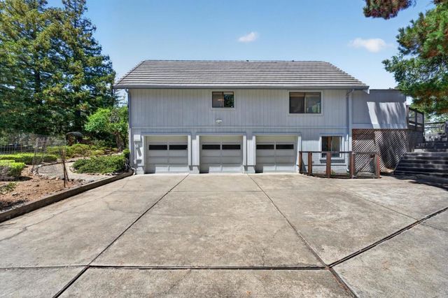 13204 Wright Way, Los Altos Hills, CA 94022