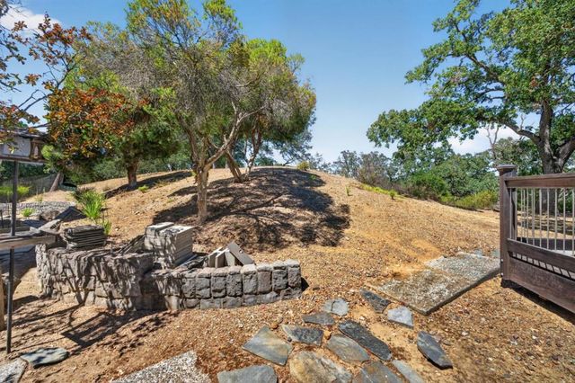 13204 Wright Way, Los Altos Hills, CA 94022