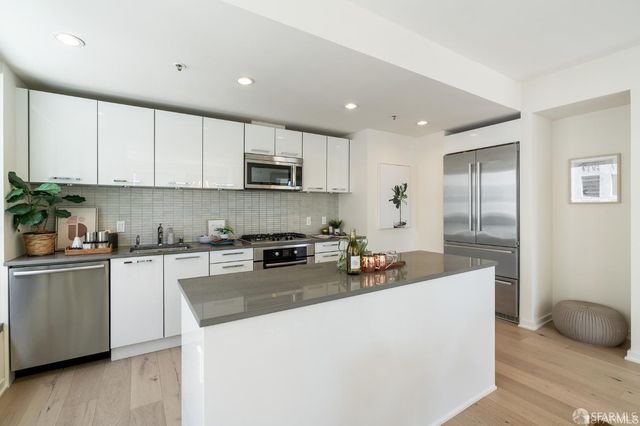1 Hawthorne Street 4H, San Francisco, CA 94105