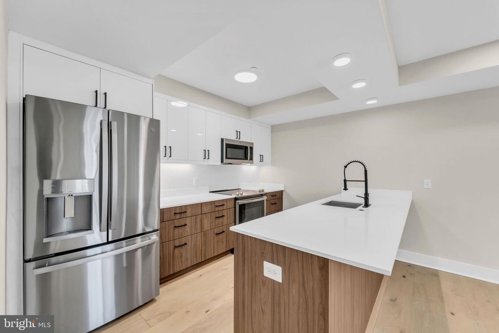 919 12TH ST NE #A303, Washington, DC 20002