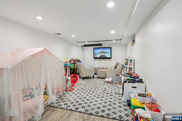 84 Belvidere Road, Glen Rock, NJ 07452