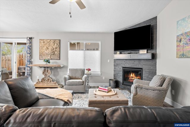 518 Sarah Renee Av SE, Salem, OR 97306