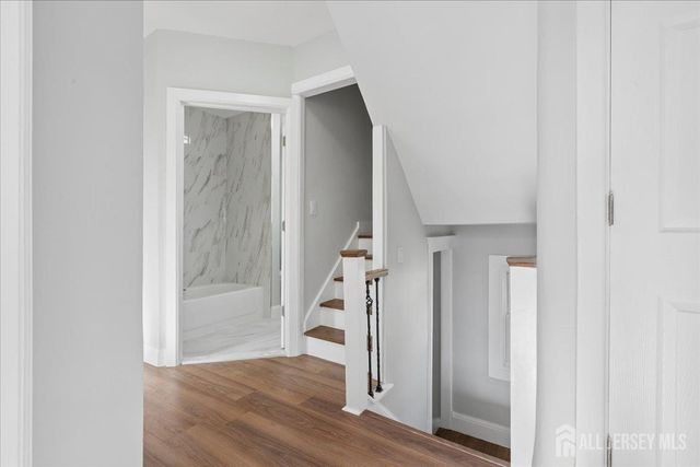 109 E 6 Avenue, Roselle, NJ 07203